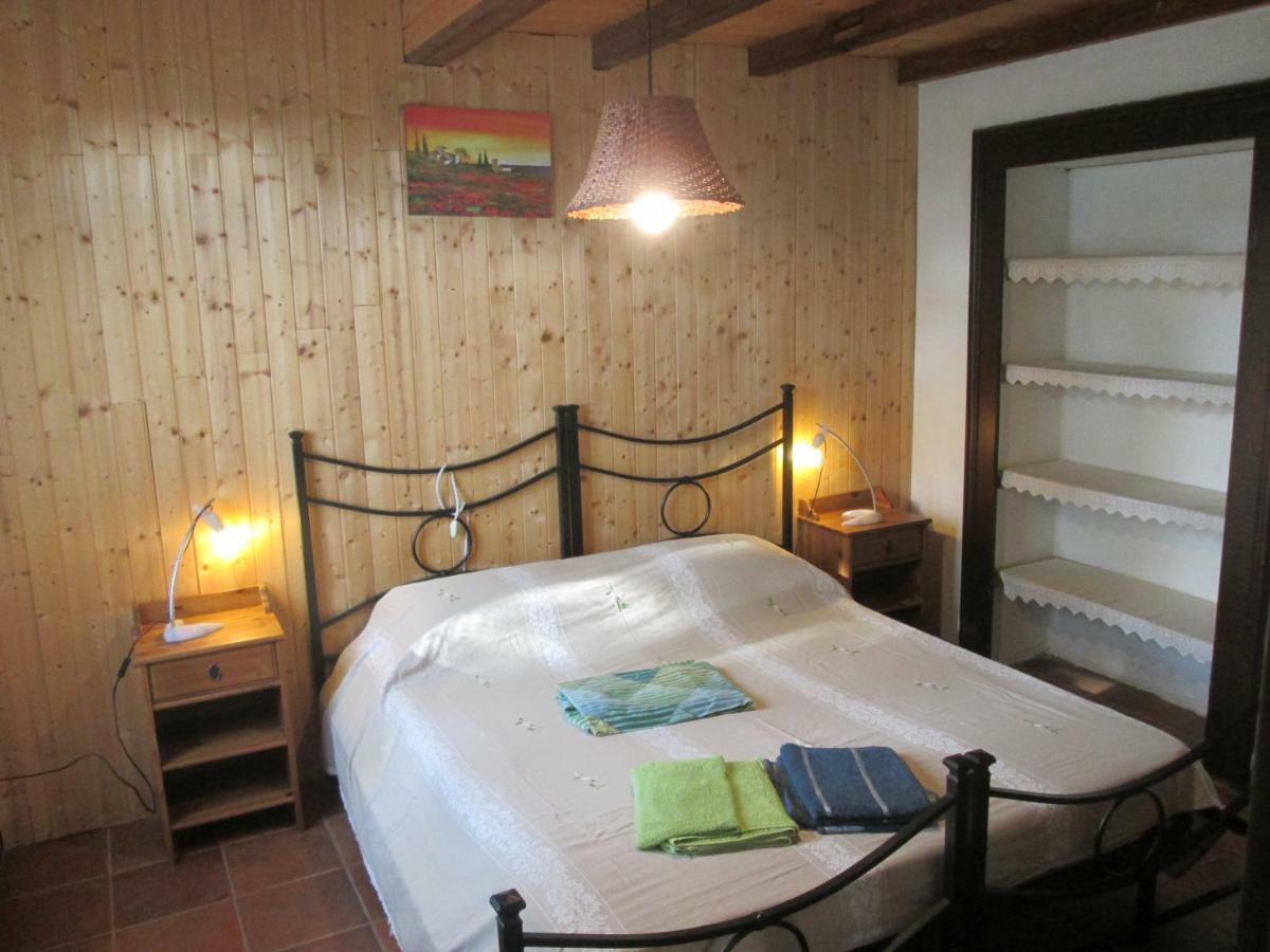 Agriturismo Bonu Gabriele 萨罗 外观 照片